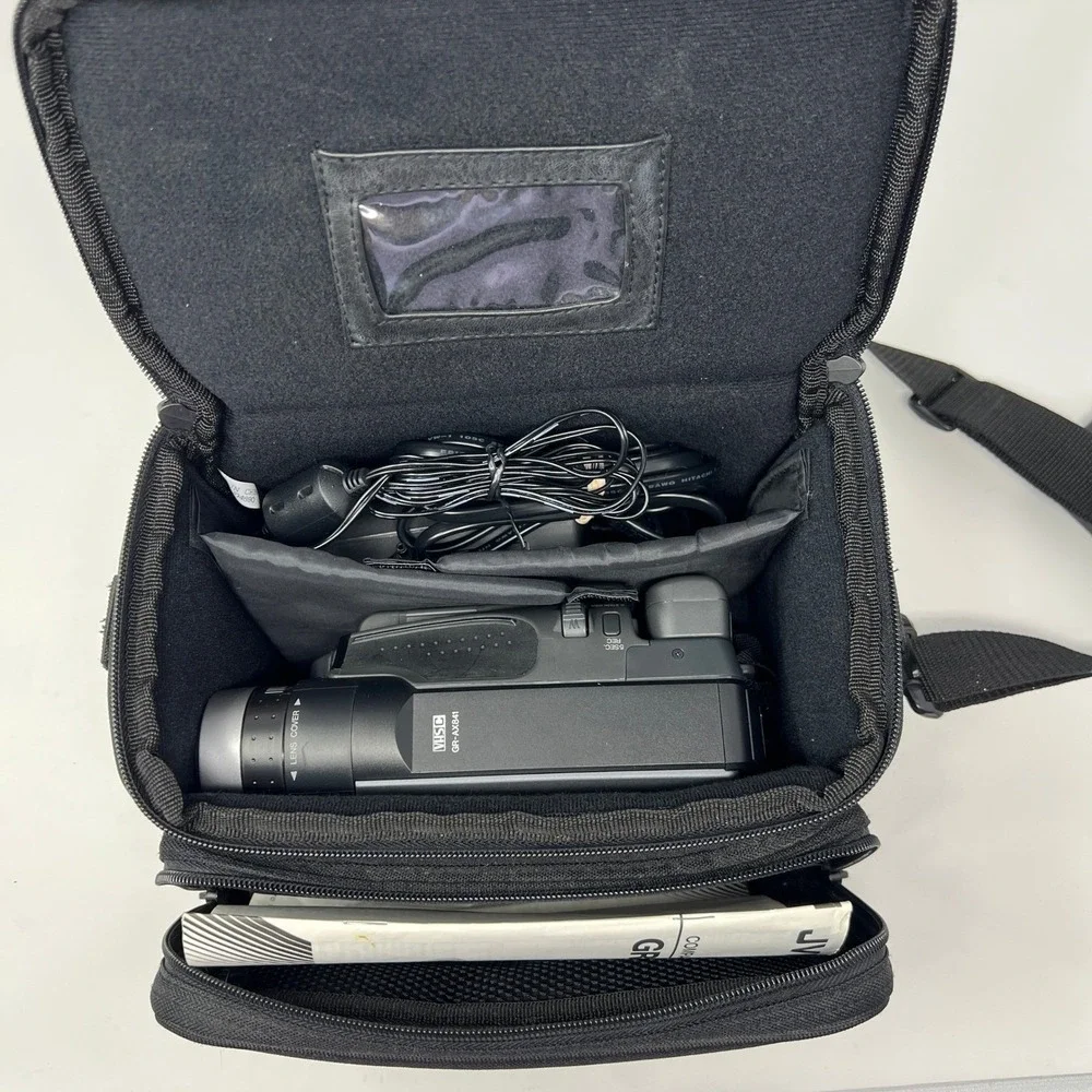 JVC Compact VHS Camcorder GR-AX841 Silver 50x Digital Zoom Case Logic Bag TESTED